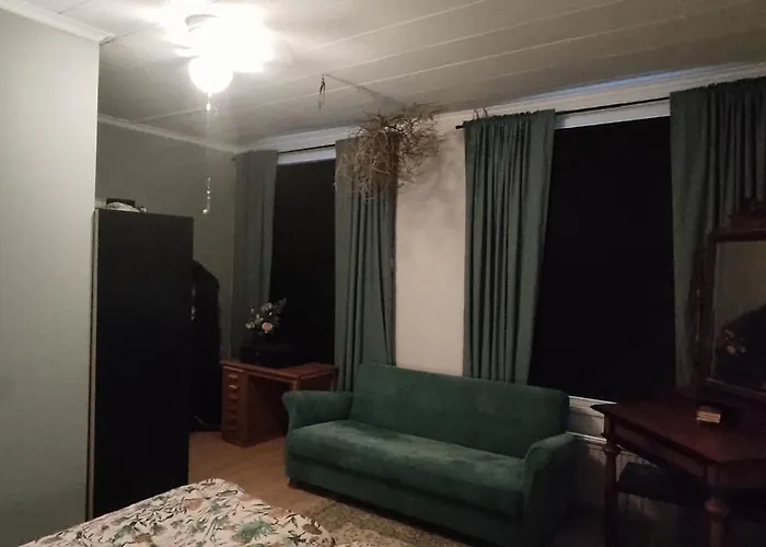 Nummen Goto, Kivenheitto Torilta Appartement